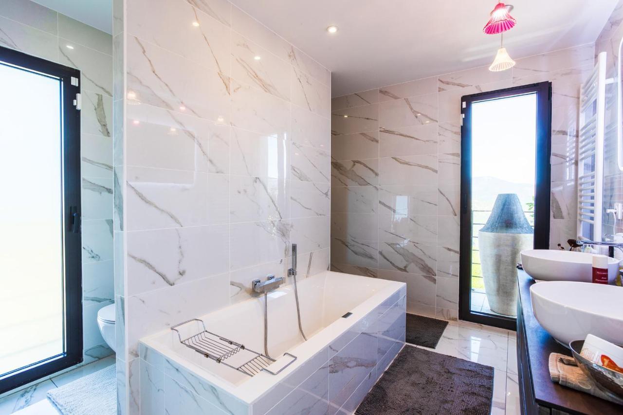 Les Sources Vi4245 By Riviera Homes Villa Nizza